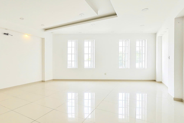 35 Triệu: thuê nguyên căn Quận 1 TRẦN KHÁNH DƯ- xe hơi trong nhà- 5m Ngang 5 tầng nhiều cửa sổ lớn