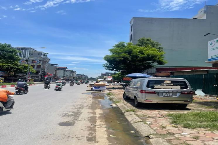 BÁN NHÀ MẶT PHỐ VẠN PHÚC 82MX7 TẦNG THANG MÁY, KINH DOANH VĂN PHÒNG, VỈA HÈ RỘNG GIÁ 42 TỶ