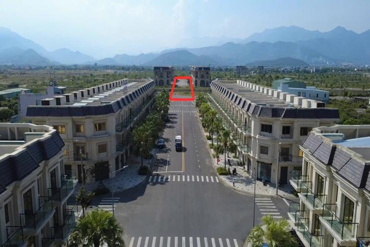 Bán nhà mặt phố 3 tầng tại Lakeside Palace, 7 tỷ, 100m2, pháp lý đầy đủ
