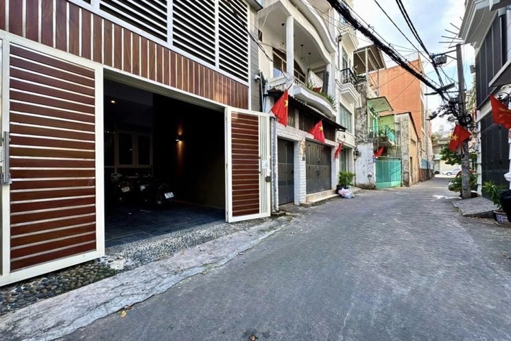 SIÊU PHẨM TRUNG TÂM SÀI GÒN HẺM Ô TÔ HUỲNH VĂN BÁNH PHÚ NHUẬN