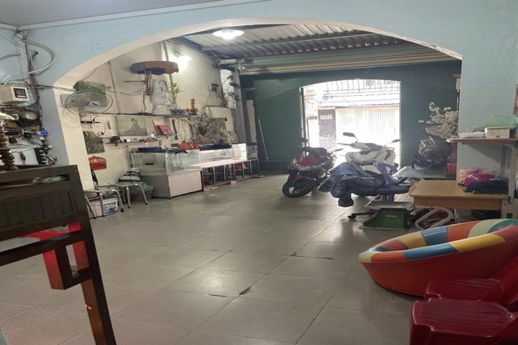 HẺM Ô TÔ KINH DOANH THÔNG TỨ TUNG TRỤC TRẦN HUY LIỆU PHÚ NHUẬN