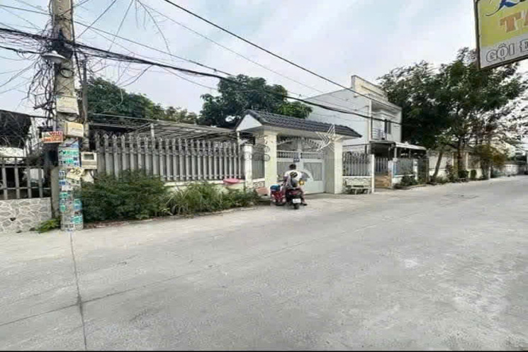 CẦN BÁN GẤP – BIỆT THỰ + 10 PHÒNG TRỌ MT NHỰA XUÂN THỚI ĐÔNG, HÓC MÔN