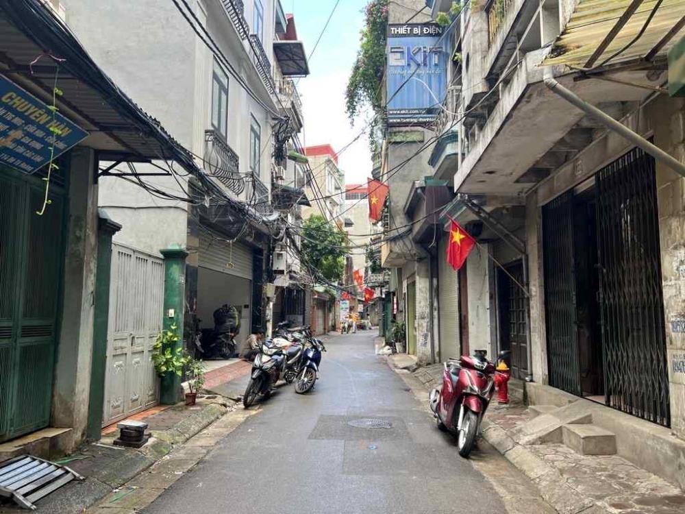 Nhà phố Tô Hoàng - 33m2, 3 Tầng, Mặt Tiền 8.7m - Giá 7 Tỷ