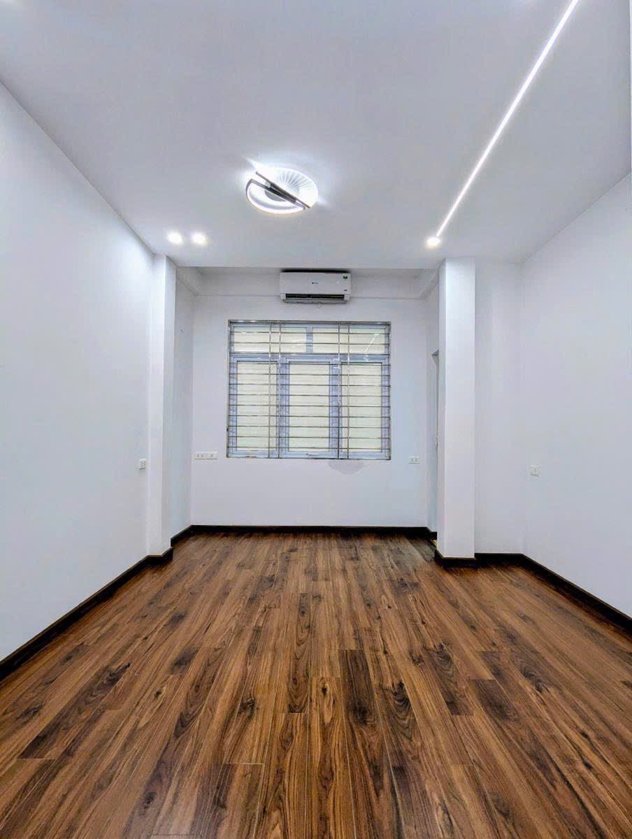 Bán nhà mặt phố Tôn Đức Thắng, Đống Đa - 50m2, 3 tầng, Mặt tiền 3.7m - Giá 35 tỷ