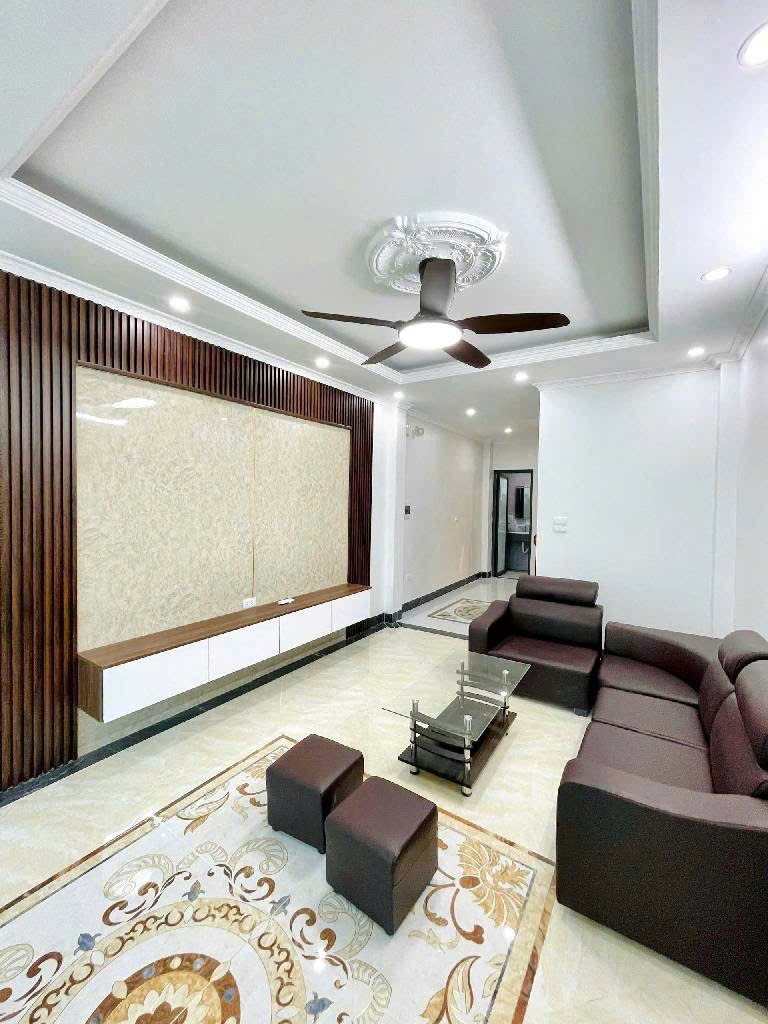 Bán nhà đường Trương Định - 10m ô tô tránh - Lô góc - Full nội thất - Giá 9.3 tỷ