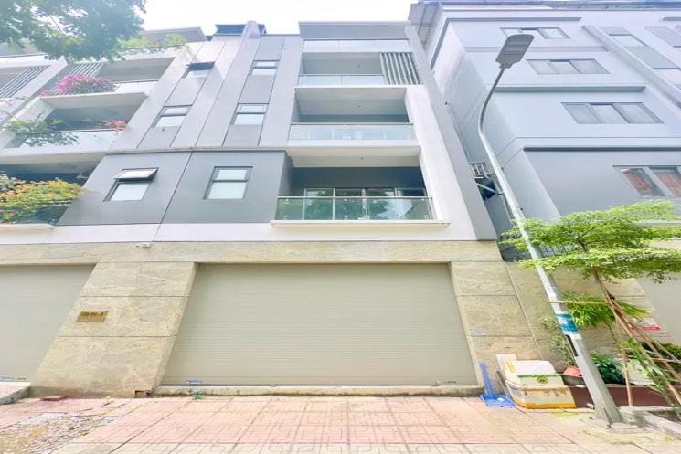 NHÀ MỚI Ô TÔ ĐỖ CỬA VÀO NHÀ Phố Lý Sơn 73m2  6 tầng mặt tiền 5m,17.2 tỷ Long Biên Hà Nội