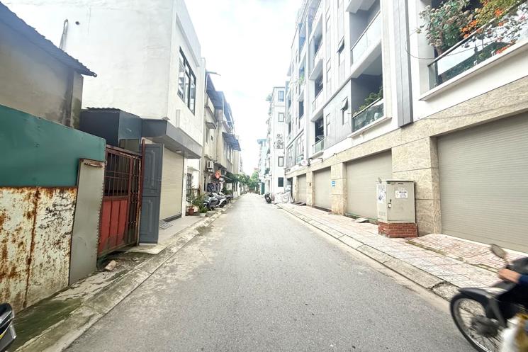NHÀ MỚI Ô TÔ ĐỖ CỬA VÀO NHÀ Phố Lý Sơn 73m2  6 tầng mặt tiền 5m,17.2 tỷ Long Biên Hà Nội