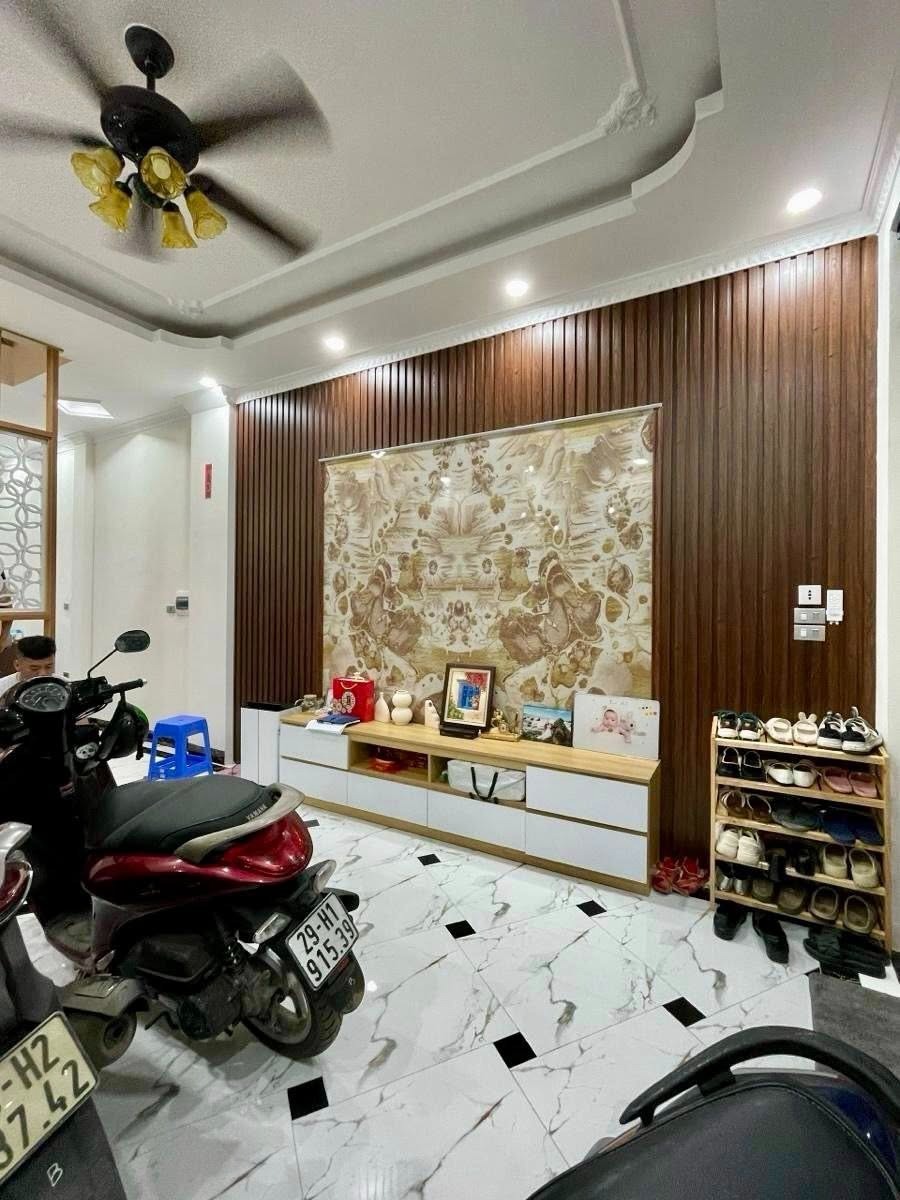 Bán nhà Đống Đa 40m2, 5 Tầng, Mặt Tiền 4m - 10.3 Tỷ - Full Nội Thất Cao Cấp