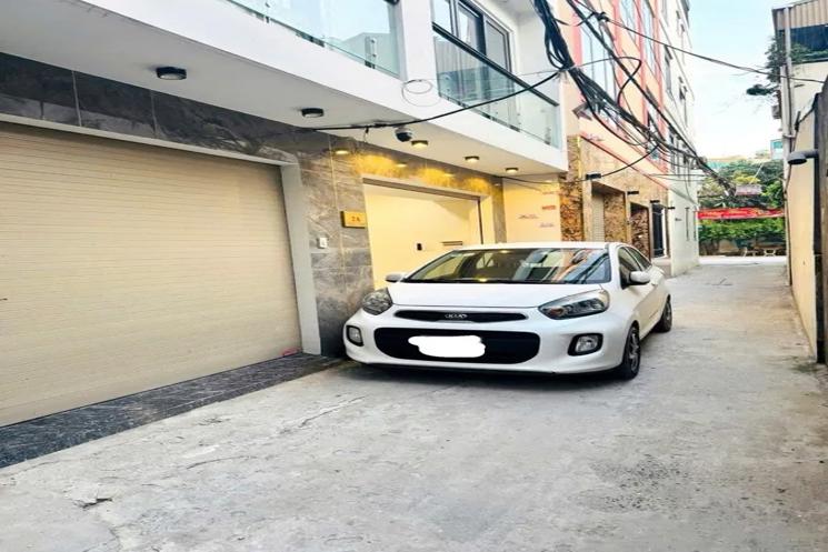 NHÀ ĐẸP Ô TÔ VÀO NHÀ Phố Nguyễn Văn Linh 40m2 X 6 tầng 3.7m, 8.9 tỷ Long Biên