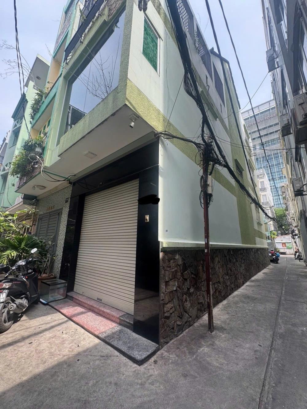 Bán Nhà HXH Trần Nhân Tôn, Quận 5 - 50m2, 4 Tầng, Giá 11 Tỷ + Full Nội Thất