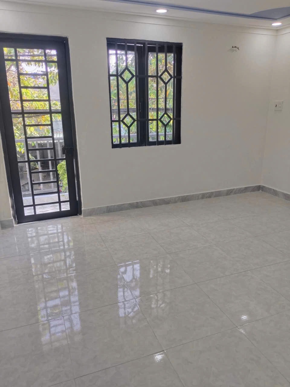 Nhà Mặt Tiền Kinh Doanh Hóc Môn - 2.25 Tỷ - Vị Trí Đắc Địa