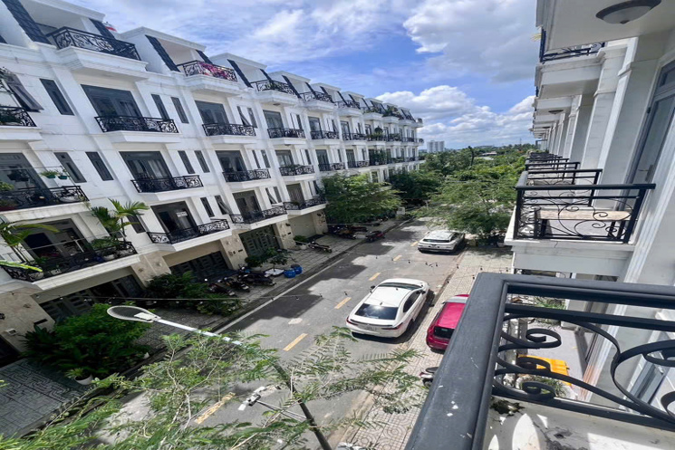 SIÊU PHẨM  NGÂY ĐẠI HỌC NGUYỄN TẤT THÀNH - HẺM 12M 5 TẦNG 60M2 (4x15) 7PN – 5,55 TỶ BL