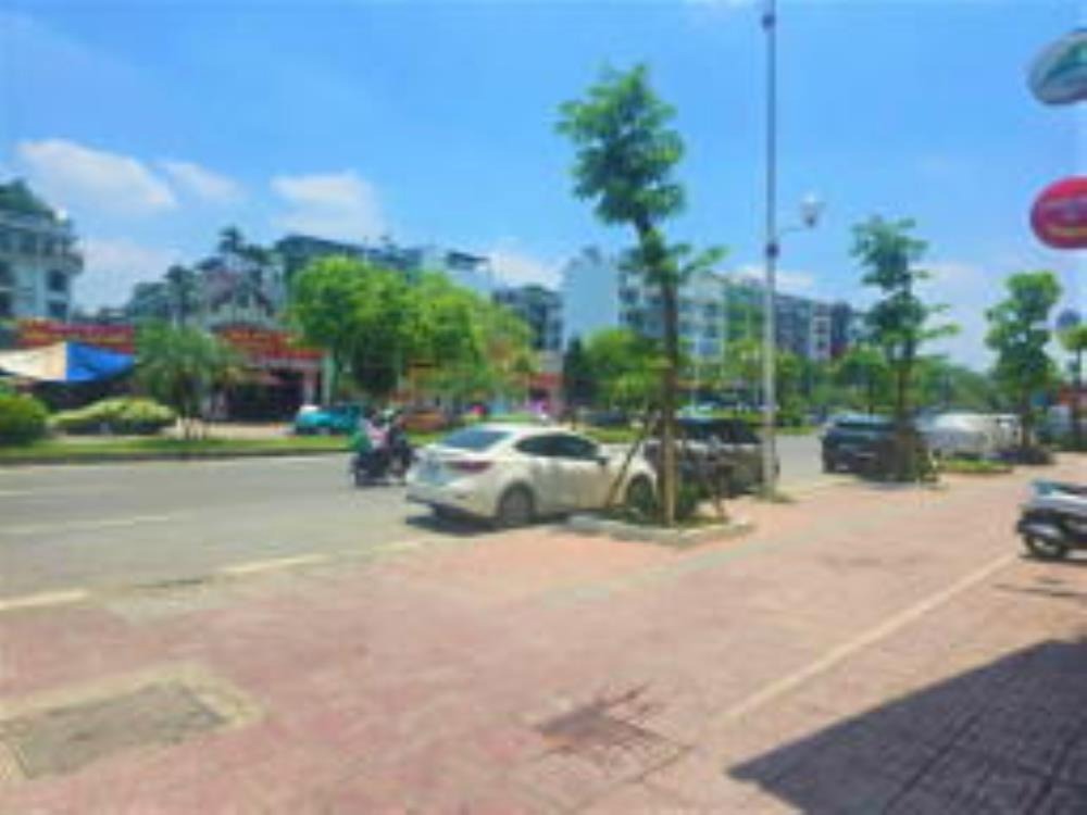 Bán nhà mặt phố Hồng Tiến, Long Biên - 300m2, Căn Góc 3 Thoáng, Mặt Tiền 16m