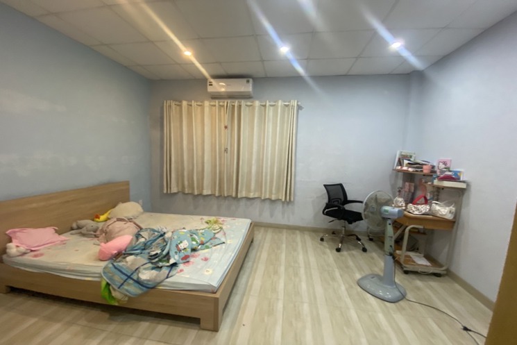 📍 Nhà ngay cạnh SVĐ Manchester Hiệp Bình Phước. Khu vực xung quanh nhà toàn Biệt Thự