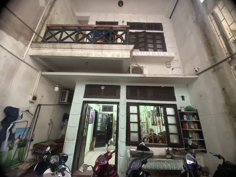 Bán Nhà Mặt Ngõ Đường Láng - 78m2, MT 4.4m, Giá 10 tỷ - Vị Trí Đắc Địa