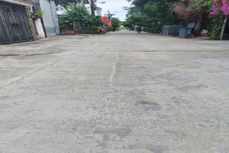 BÁN NHÀ 2 TẦNG KIÊN CỐ – DT KHỦNG 220M² – KIỆT 7M PHAN VĂN ĐỊNH – CẠNH BIỂN, SÁT MIKAZUKI – CHỈ