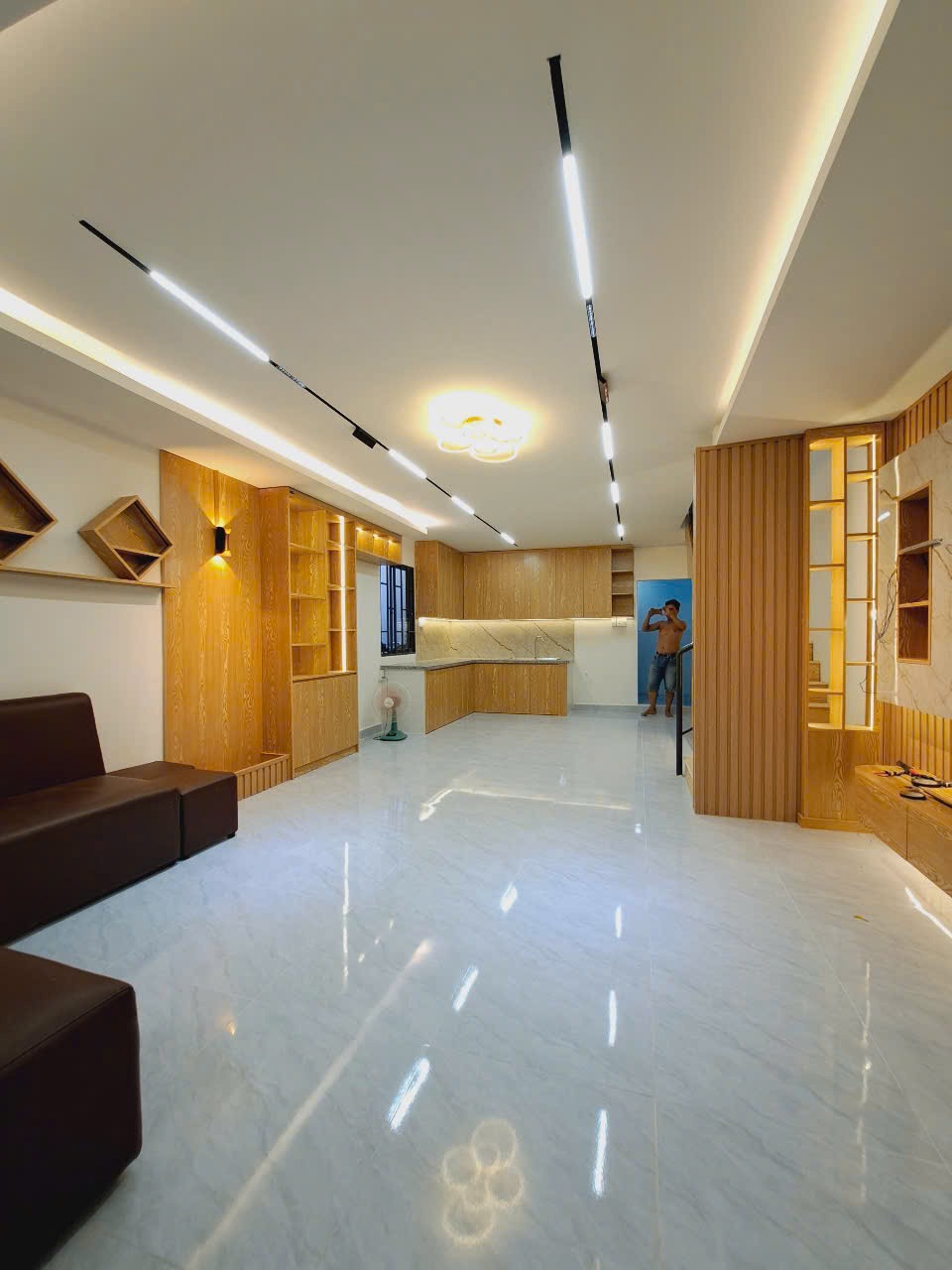 Bán Nhà Hiện Đại 49.5m2, Vị Trí Đắc Địa Eon Tân Phú - Giá 2.1 Tỷ