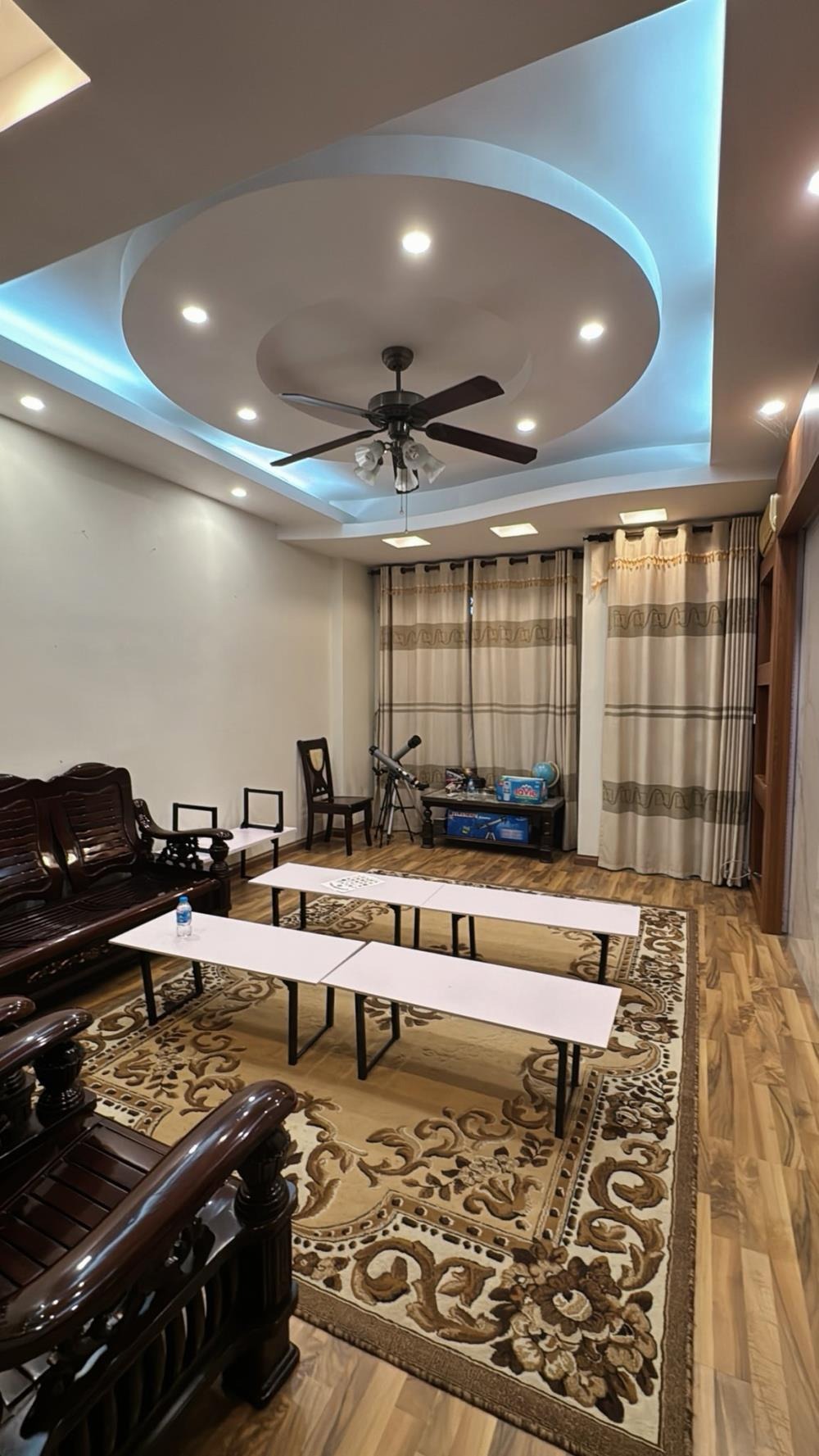 Nhà Hoàng Ngân - Oto Ngủ Trong Nhà - Vị Trí Đắc Địa - 2 Mặt Thoáng