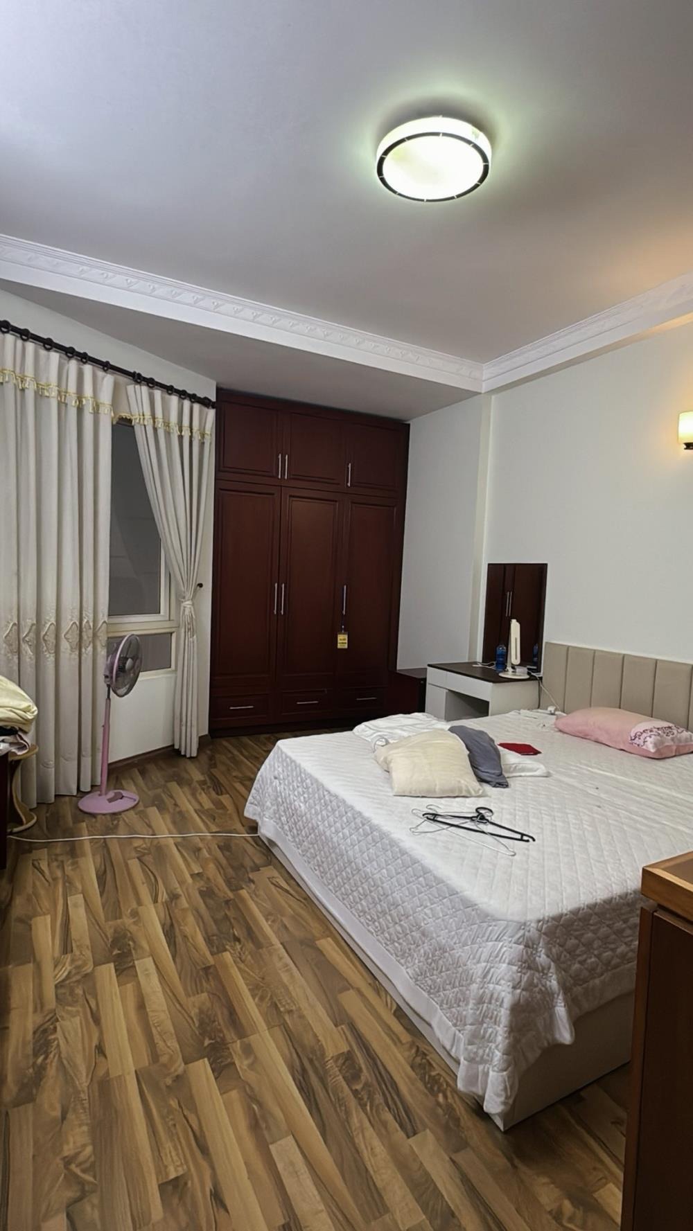 Nhà Hoàng Ngân - Oto Ngủ Trong Nhà - Vị Trí Đắc Địa - 2 Mặt Thoáng