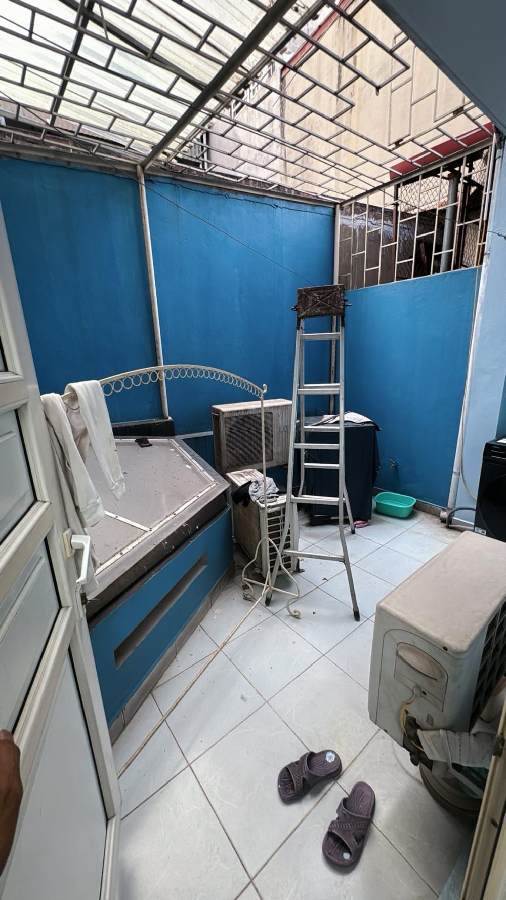Nhà Hoàng Ngân - Oto Ngủ Trong Nhà - Vị Trí Đắc Địa - 2 Mặt Thoáng