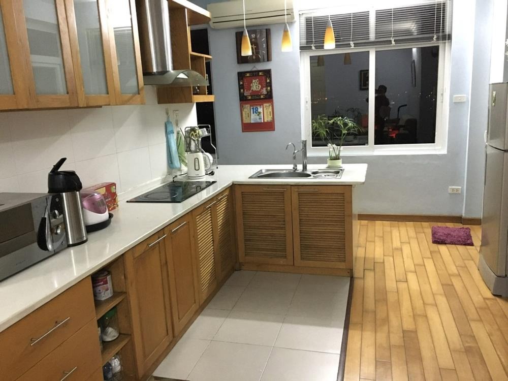 Cho Thuê Căn Hộ 2PN, View Hồ Tây - Chung Cư Số 6 Đội Nhân, Ba Đình - Giá 14 Triệu/Tháng