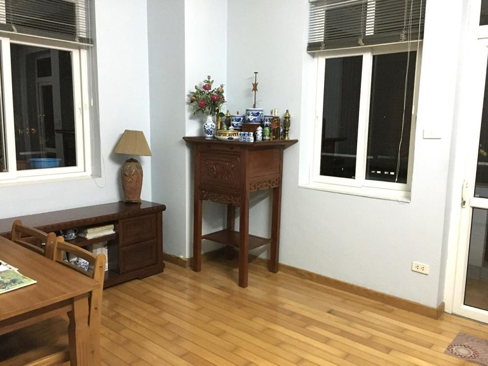 Cho Thuê Căn Hộ 2PN, View Hồ Tây - Chung Cư Số 6 Đội Nhân, Ba Đình - Giá 14 Triệu/Tháng