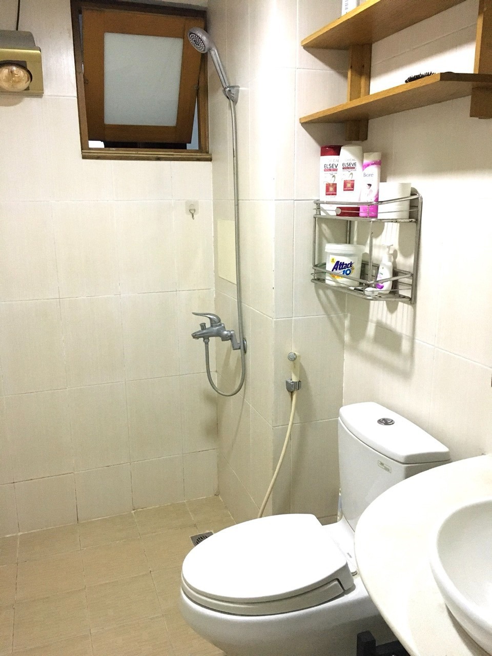 Cho Thuê Căn Hộ 2PN, View Hồ Tây - Chung Cư Số 6 Đội Nhân, Ba Đình - Giá 14 Triệu/Tháng