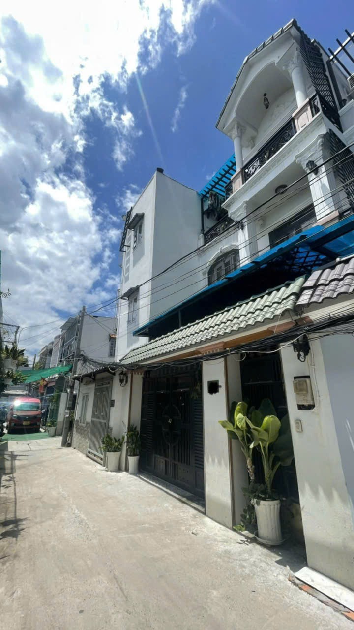 Nhà HXH Quận 7 - 63.4m2 - 4PN - 7.4 tỷ - Gần Chợ Phước Long