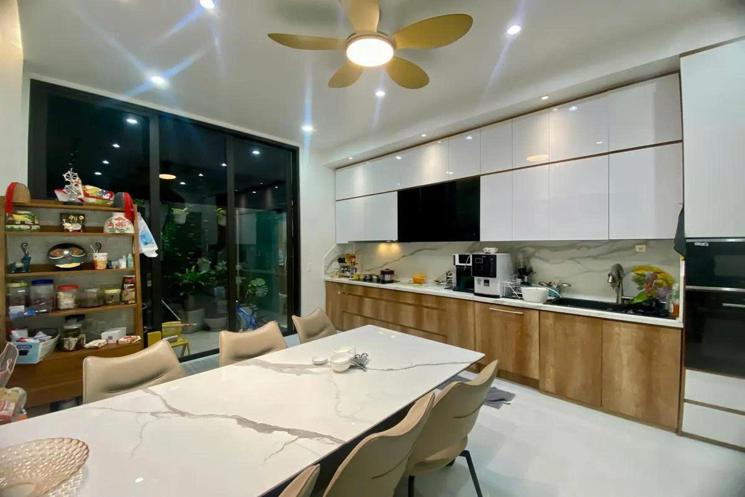 SIÊU PHẨM NHÀ PHỐ  – TÂN PHÚ – 4 TẦNG –  GARA Ô TÔ –  KHỦNG 73,6M2 – NHỈNH 8,5 TY, SỔ HỒNG