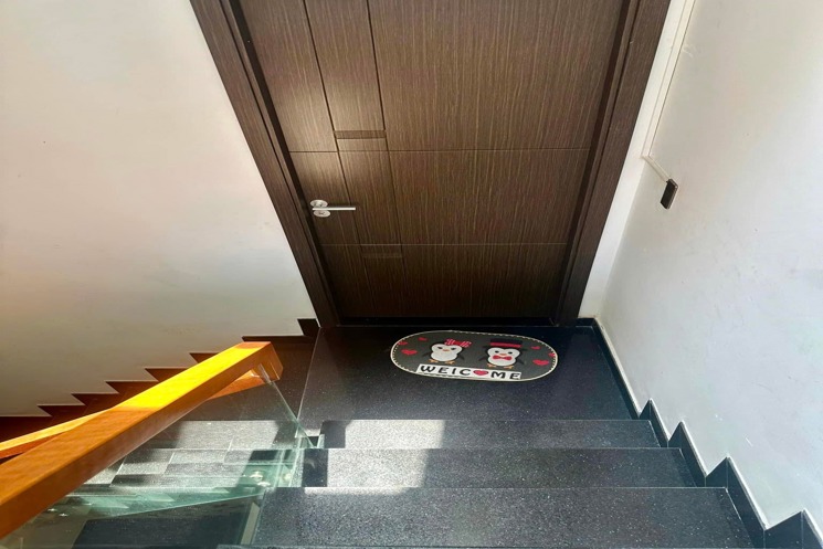 Cần Bán Nhà 3 tầng 1 tum mặt tiền Hoà Minh giá chỉ 5tỷ nhỏ