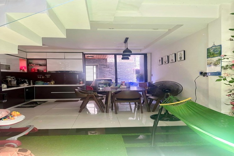 Cần Bán Nhà 3 tầng 1 tum mặt tiền Hoà Minh giá chỉ 5tỷ nhỏ