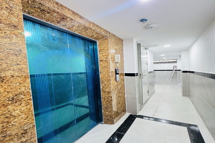 Chính chủ bán căn CCMN 100m, 7 tầng thang máy, PCCC đảm bảo, dòng tiền ổn định, khu Bách -  Kinh 