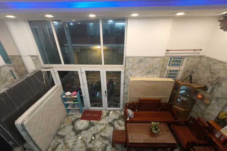 VIP TRƯỜNG THỌ - THANG MÁY SỊN SÒ- HẺM 7 CHỖ. OTO NGỦ TRONG SÂN. NHÀ XÂY 4 TẦNG, HOÀN CÔNG CHUẨN