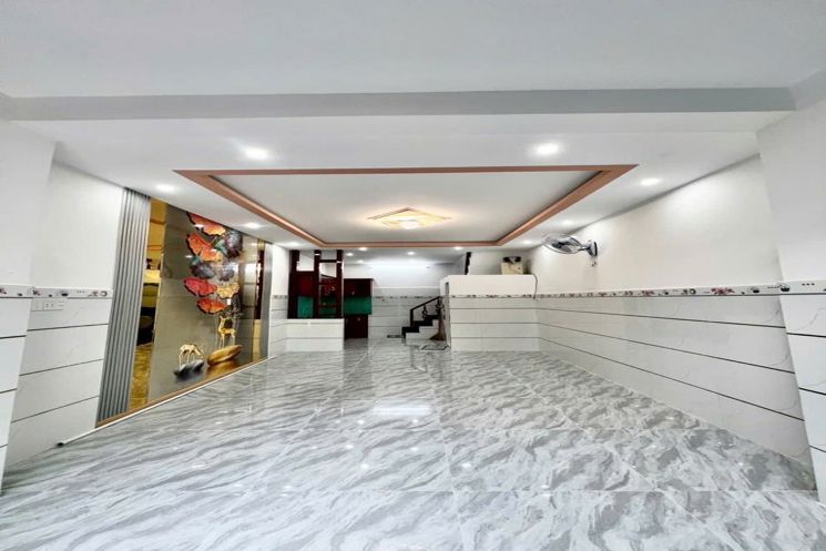 Gấp bán nhà 2 tầng ở ngay, full nội thất - 4x10, Đường Vườn Lài, HXH nhỉnh 5 tỷ