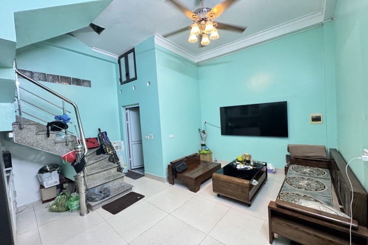 Bán nhà Gia Quất Long Biên 37m- Nhỉnh 4 tỷ ( TL)
