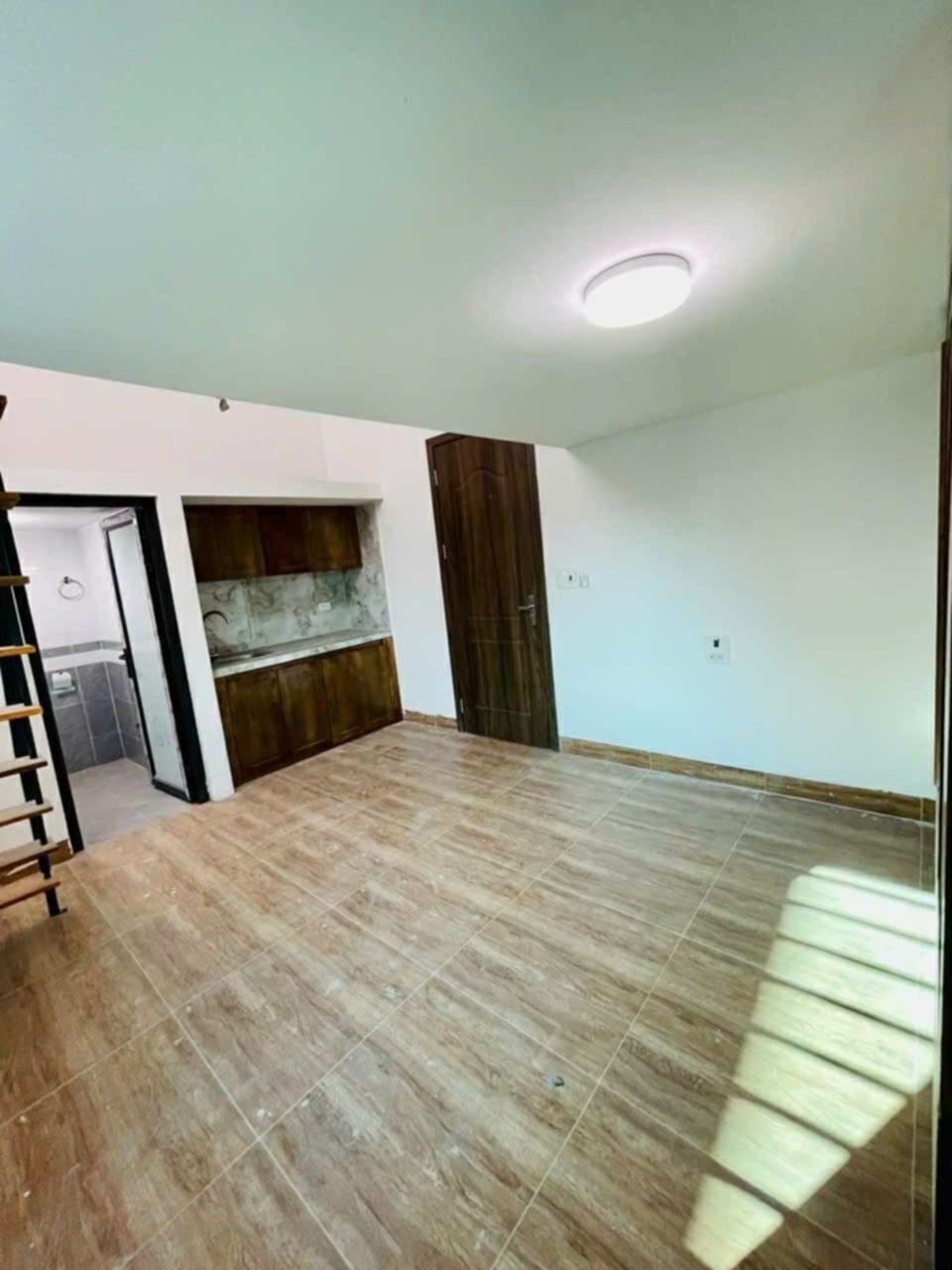 Bán Khách Sạn Mini Triều Khúc 9 Tầng, Dòng Tiền 1.8 Tỷ/Năm - Vị Trí Đắc Địa