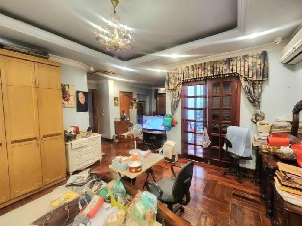 Bán Biệt Thự KĐT Cầu Giấy 236m2, 4 Tầng, Lô Góc 3 Mặt Tiền - 127 Tỷ