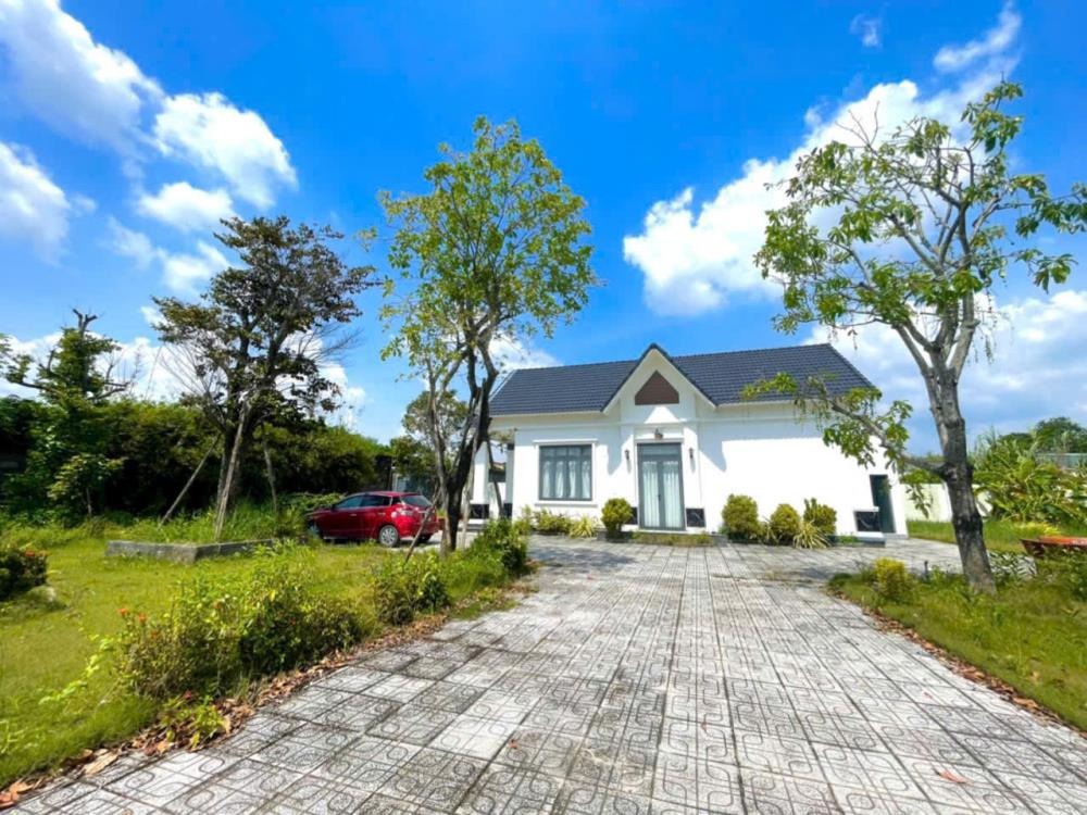 Nhà Vườn View Kênh Củ Chi - 1700m2, 3PN, Giá 8.5 Tỷ