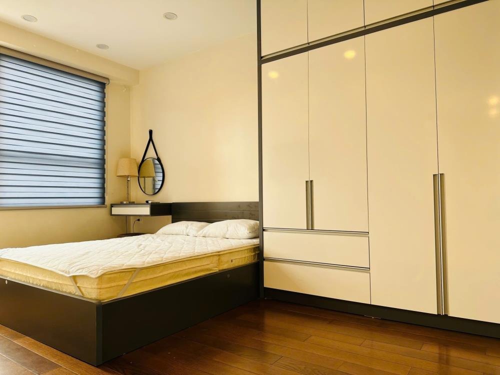 Bán Căn Hộ 2PN Vinhomes D’Capitale - Full Nội Thất - Giá 8.x Tỷ