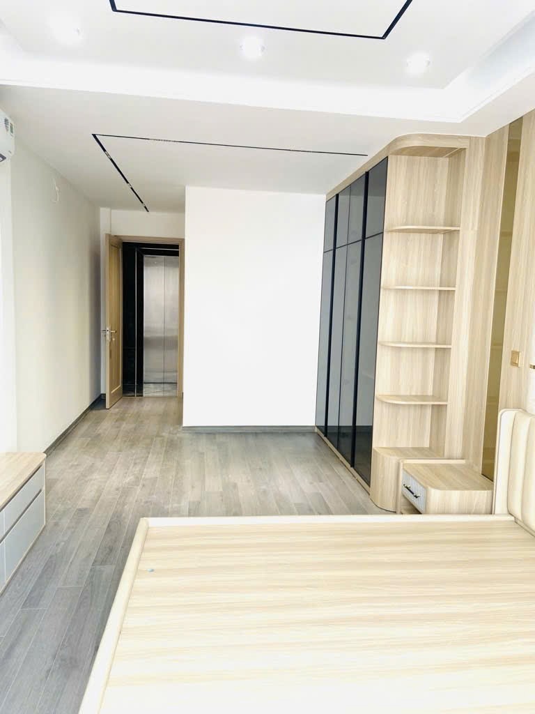 Nhà Đẹp 6 Tầng, Thang Máy, Full Nội Thất - Đội Cấn, Ba Đình - Giá 15.2 Tỷ