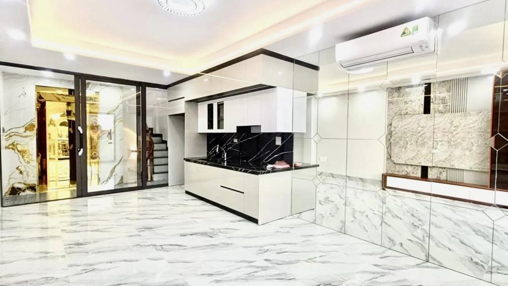 🏠 Nhà Phố Phân Lô VIP Hoàng Mai - 7 Tầng, Gara, Thang Máy - Sát Hồ Đền Lừ