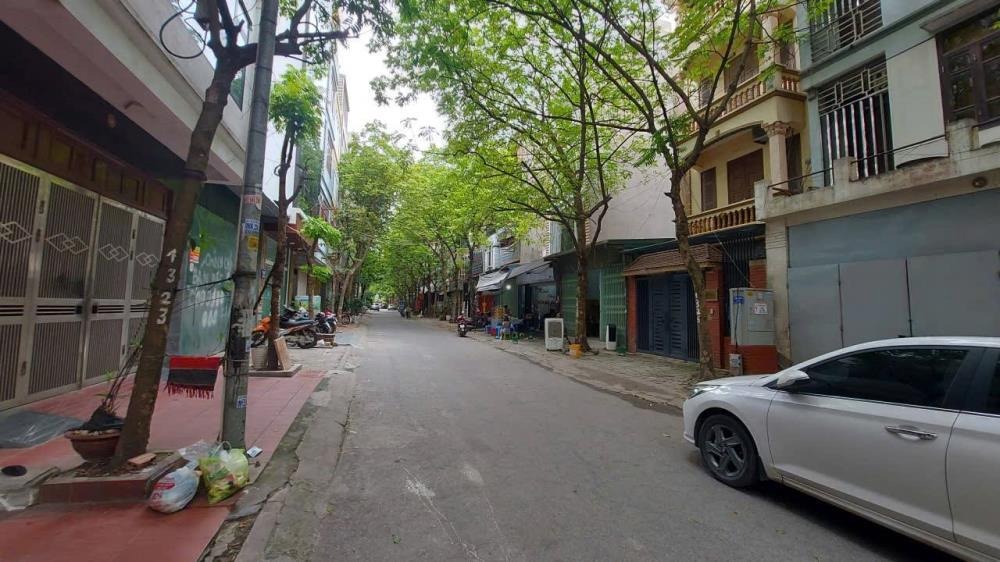 Bán nhà liền kề KĐT Xa La 74m2, Mặt tiền 5m, Giá 16.9 tỷ - Vị trí đẹp, tiềm năng lớn