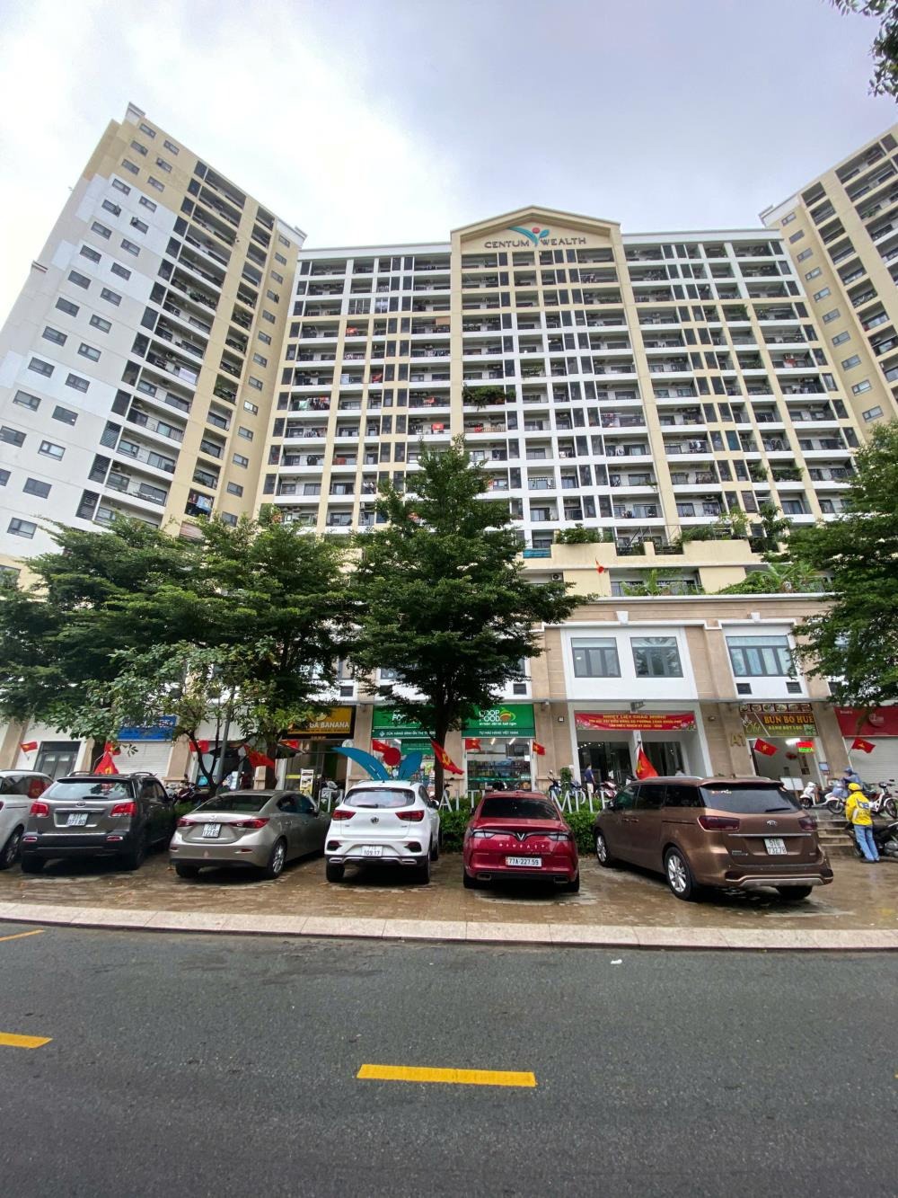 Bán Nhà 3 Tầng Quận 9 (Cũ) - Vị Trí Đắc Địa, Giá 6 Tỷ