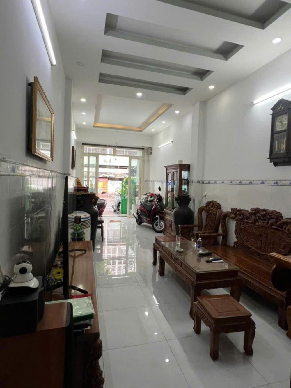 Mặt tiền Cao Xuân Dục, Quận 5 - 4 Tầng - 11 Tỷ - Vị Trí Kinh Doanh