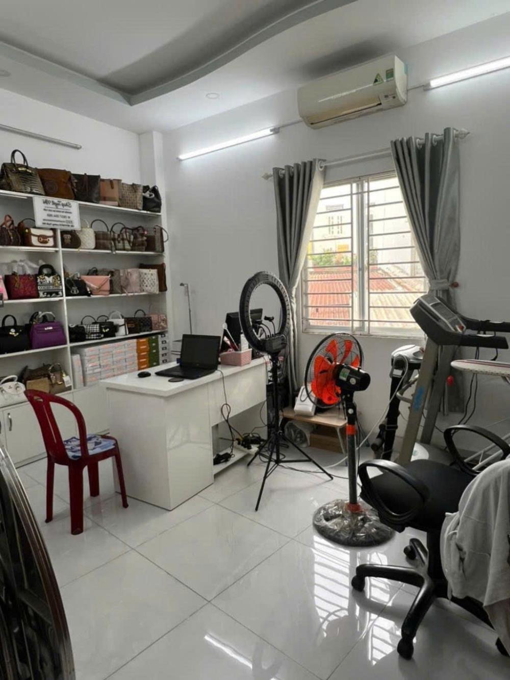 Mặt tiền Cao Xuân Dục, Quận 5 - 4 Tầng - 11 Tỷ - Vị Trí Kinh Doanh