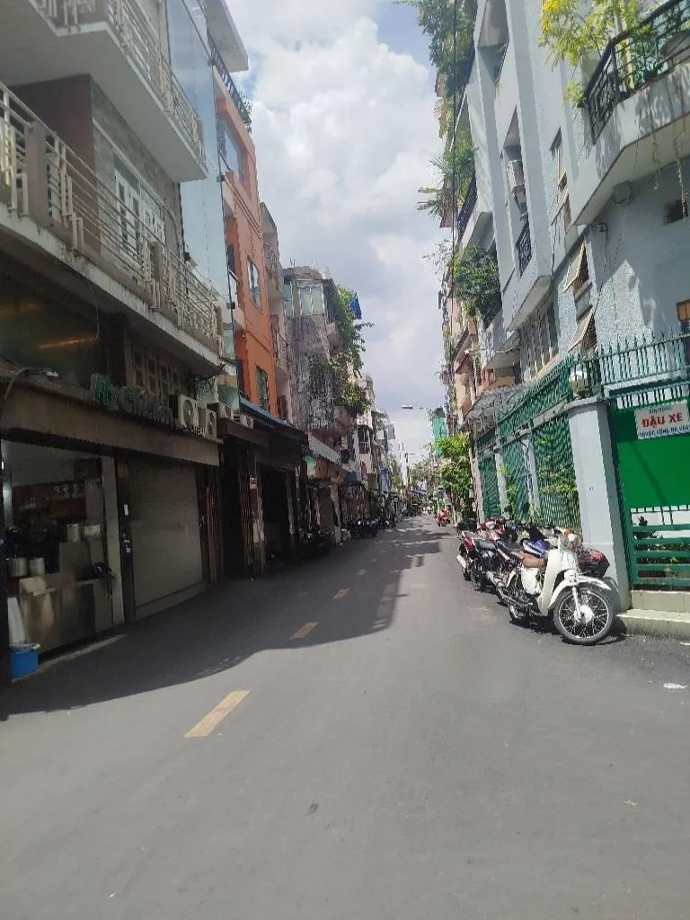 Bán Nhà Phố Quận 3 - 36m2, Hẻm 5m Thông Thoáng, Giá 8.4 Tỷ