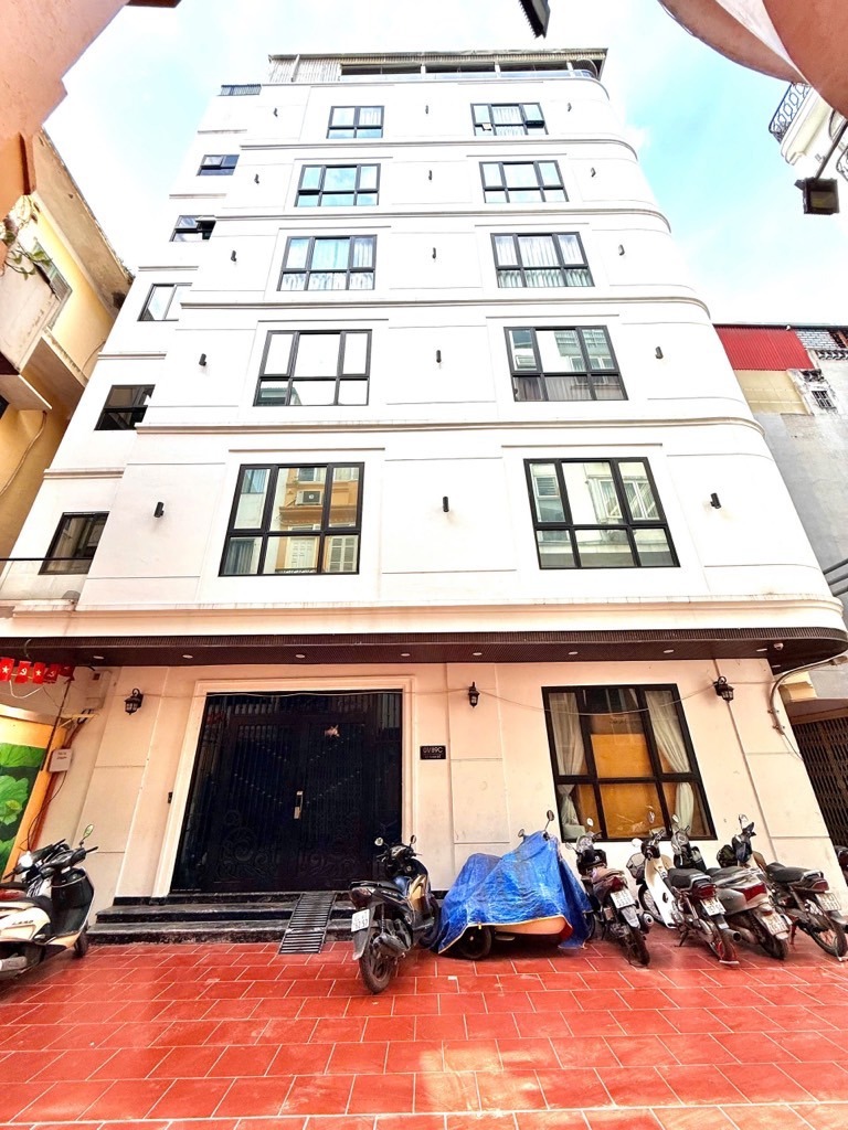 Nhà Góc 3 Mặt Thoáng, 7 Tầng Thang Máy, Nội Thất Nhập Khẩu - Hoàn Kiếm