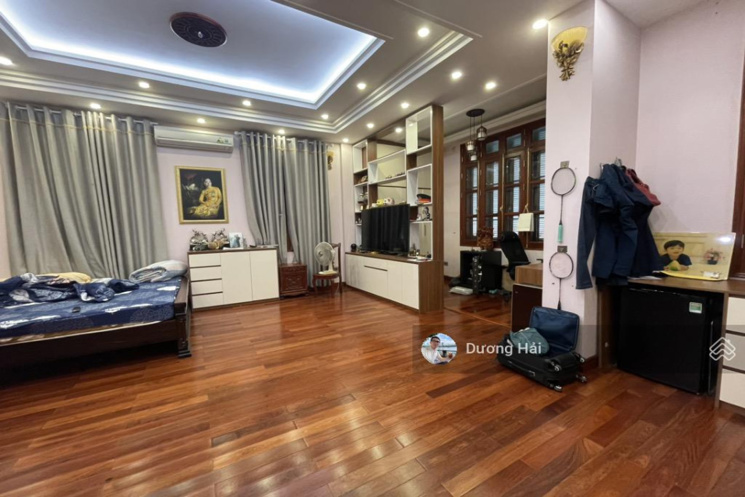 Bán nhà phố Nguyễn Văn Huyên - Ngã Tư Cầu Giấy - 78m - MT 8m Lô Góc Ô Tô Hiếm nhà bán