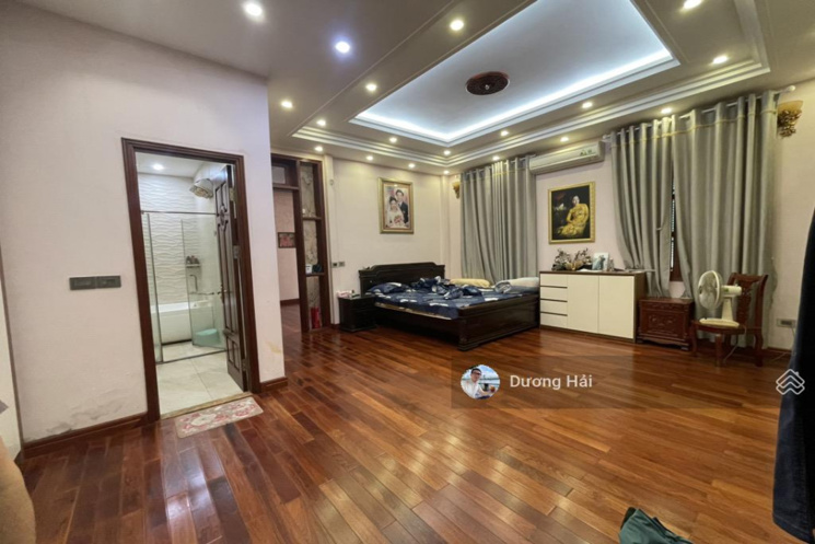 Bán nhà phố Nguyễn Văn Huyên - Ngã Tư Cầu Giấy - 78m - MT 8m Lô Góc Ô Tô Hiếm nhà bán