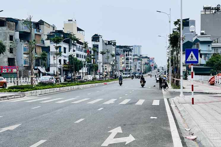 bán nhà mặt phố Hồng Tiến, 310m, mặt tiền 16.8m, 1 mặt phố- 2 mặt ngõ, full thổ cư